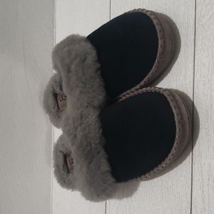 UGG Kids Slippers in Black and Gray